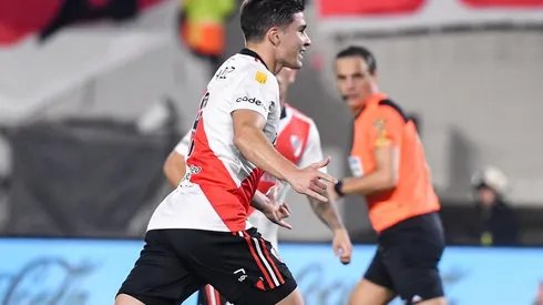 Julián Álvarez, autor del segundo gol de River contra Platense, recibió desde la Sívori Baja un regalo muy especial por parte de un nene.