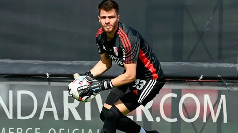 El arquero de 24 años podría tener su debut oficial esta noche ante Platense.
