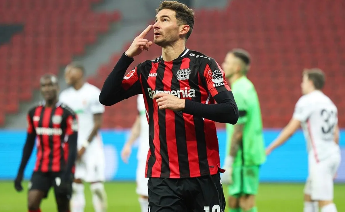 Lucas Alario apenas jugó 444 minutos en lo que va del año y anotó cuatro tantos con la camiseta del Bayer Leverkusen, a mitad de año River podría ir a la carga por él.