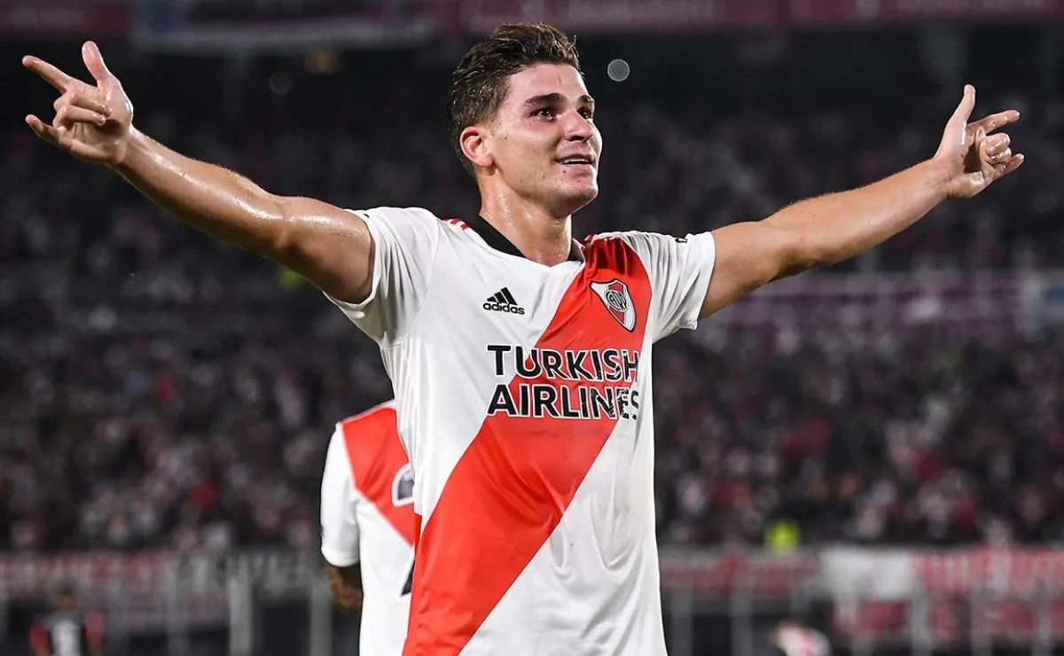 Julián Álvarez podría jugar once partidos más en River antes de irse al Manchester City a mitad de año.