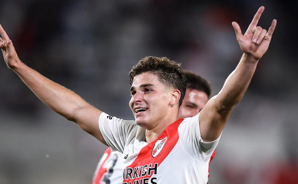 El Millonario clasificó en cuartos de final con una goleada inolvidable en Junín.