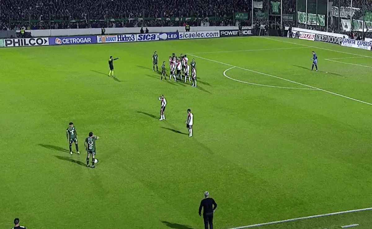 El laboratorio del Muñeco para defender la pelota parada en Junín