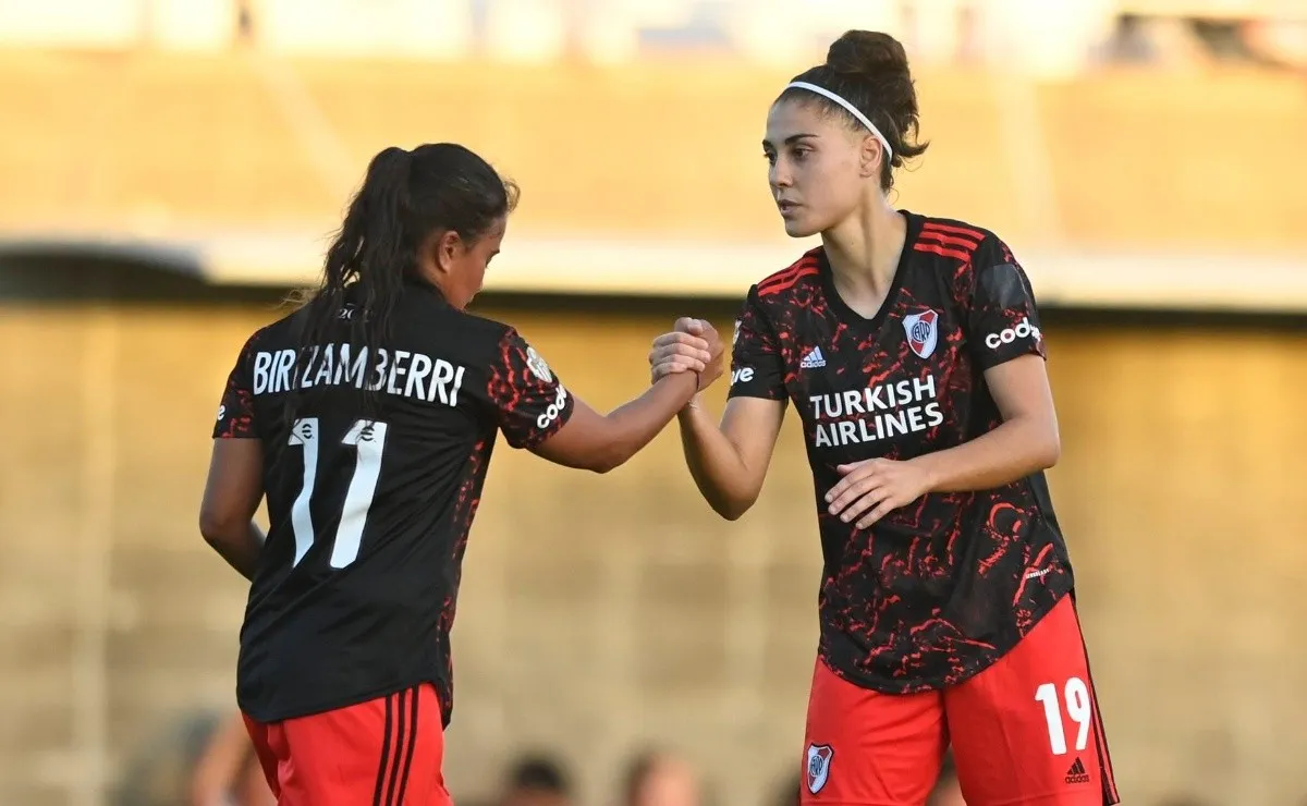 Contundente triunfo de las Millonarias ante Deportivo Español con una gran actuación de Birizamberri y Del Trecco.