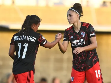 River goleó a Deportivo Español y se subió a la cima del torneo