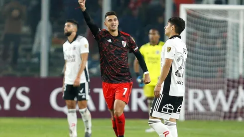 Puño en alto y sonrisa de oreja a oreja: gol clave de Suárez sobre el final del partido en Chile.