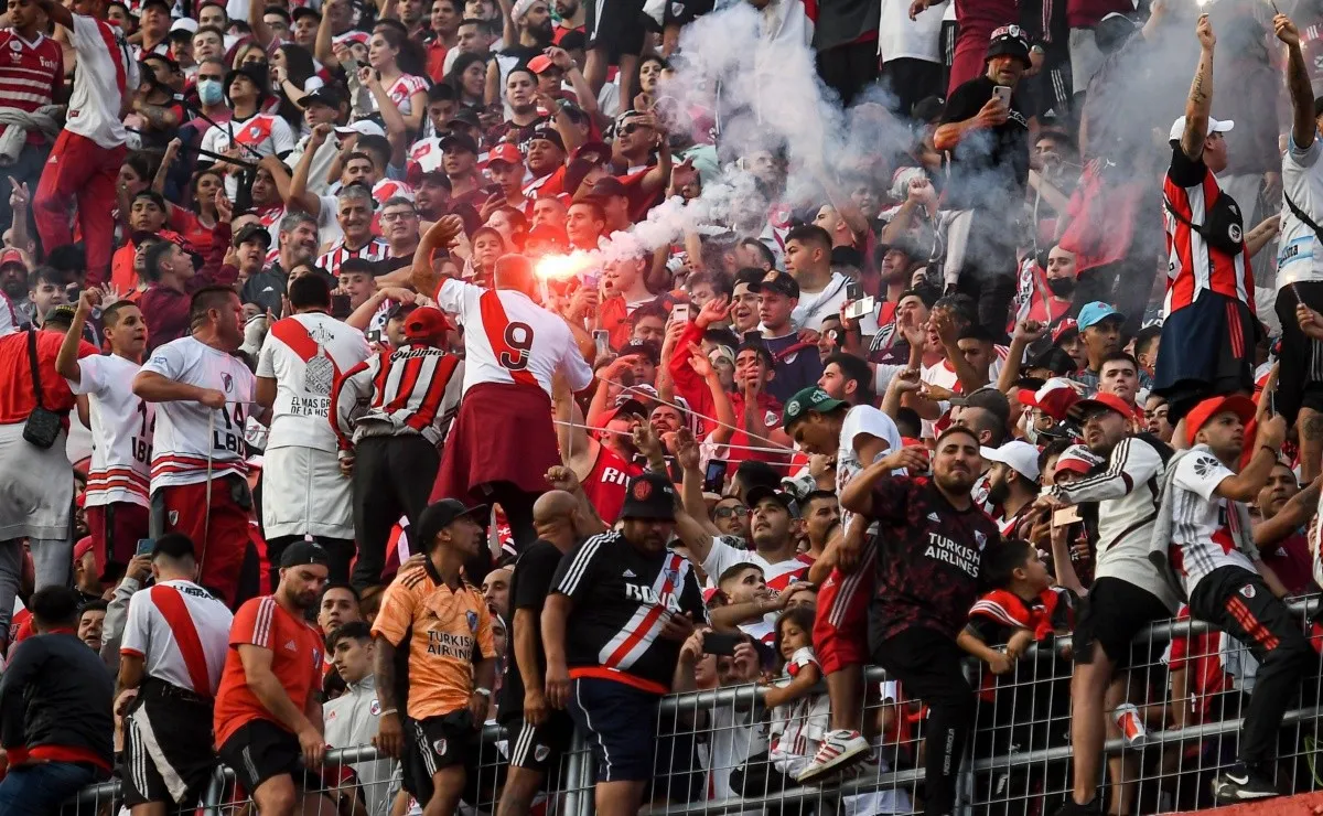 El triunfo de River sobre Fortaleza se vio opacado por un lamentable hecho racista que tuvo lugar en la tribuna.