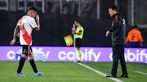 Esequiel Barco salió lesionado en el primer tiempo del partido con Argentinos Juniors en el Monumental.