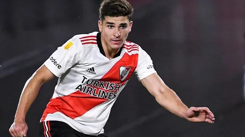 Julián Álvarez volvería a la titularidad en River luego de perderse el partido contra Banfield por haber sentido una molestia muscular en el precalentamiento.