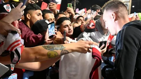 Los hinchas millonarios recibieron al campeón del fútbol argentino