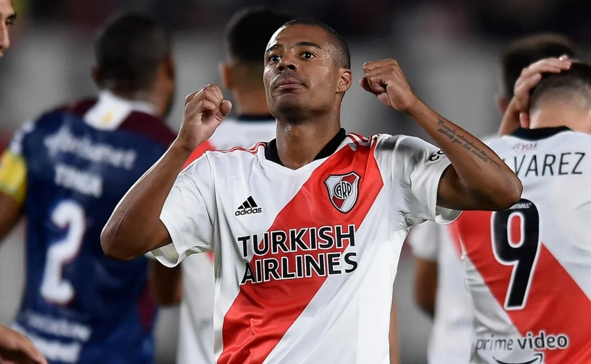 El uruguayo fue la figura de la cancha en el triunfo frente a Fortaleza.