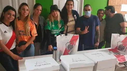River Solidario junto a Daniela Rendón, la esposa de Franco Armani, estuvieron en Vicente López para donar comida.