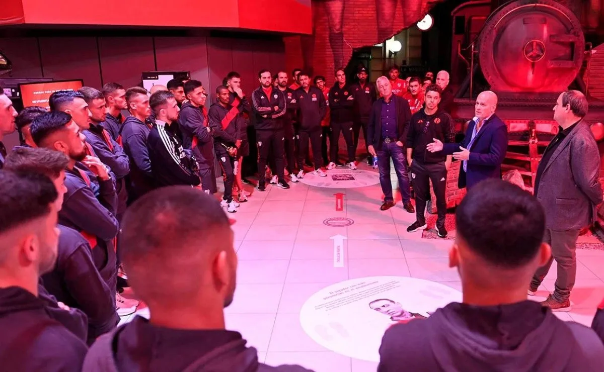 El plantel recorrió el Museo River en la previa del partido ante Fortaleza por la segunda fecha del Grupo F de la Copa Libertadores.