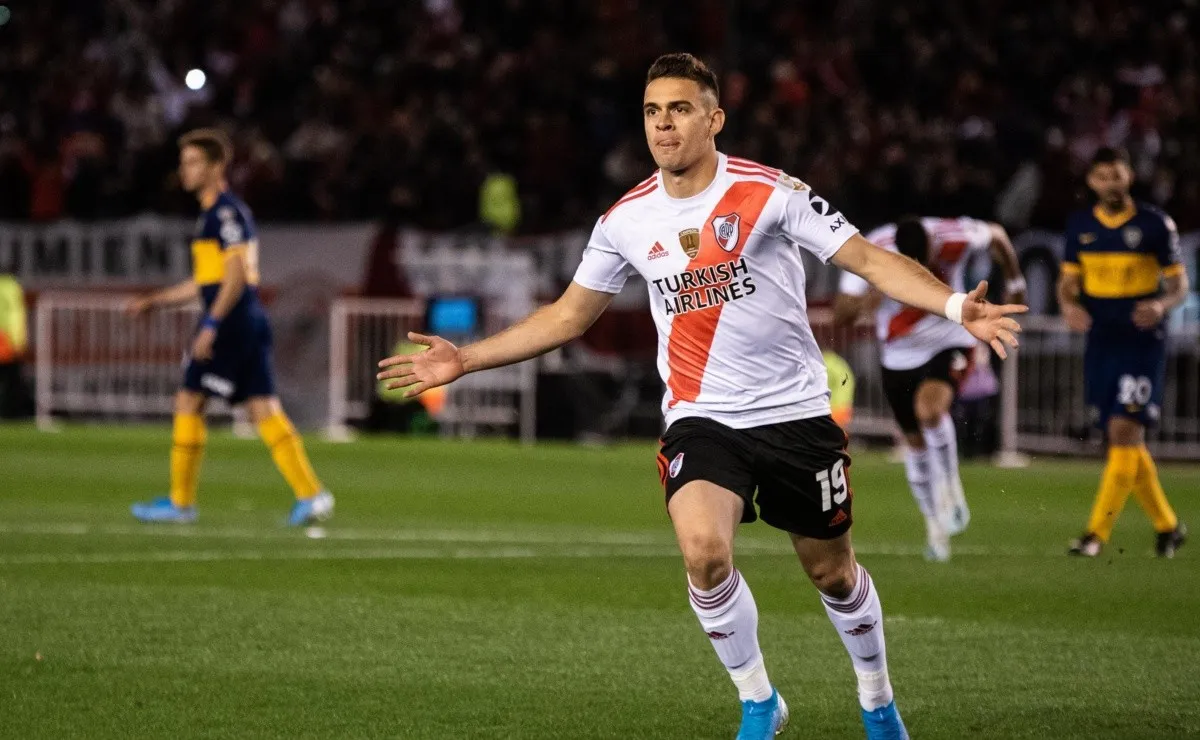 El delantero es un hincha más del Millonario aún a la distancia.