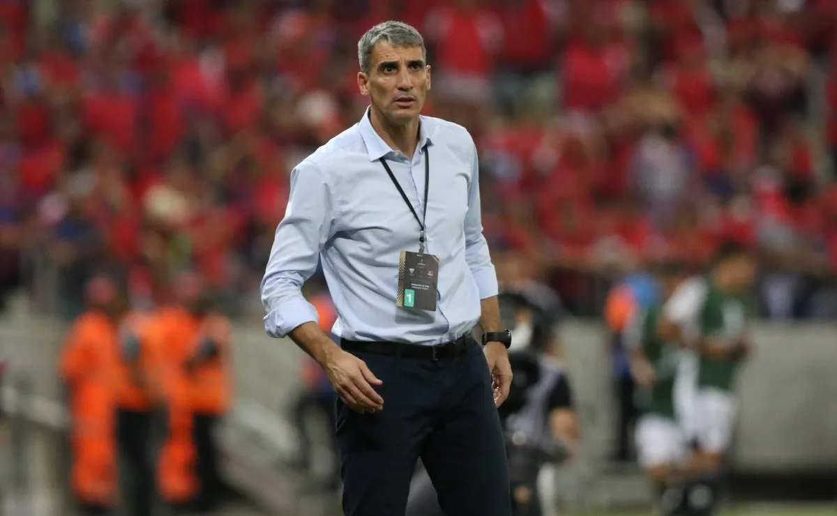 El ex entrenador de Talleres y Defensa y Justicia, entre otros, enfrentará a River este miércoles.