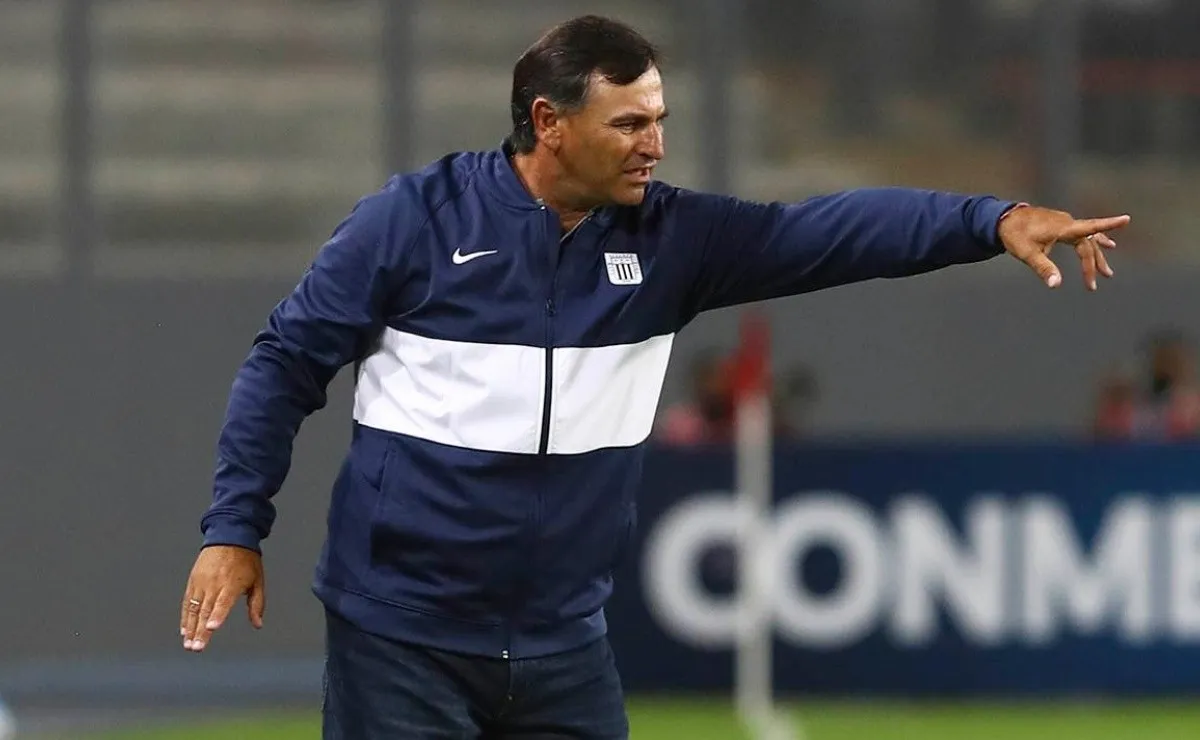 Carlos Bustos, DT de Alianza Lima, aseguró que Aldair Rodríguez no es un jugador malintencionado y dijo que la jugada de Rojas fue lamentable.