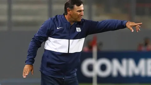 Carlos Bustos, DT de Alianza Lima, aseguró que Aldair Rodríguez no es un jugador malintencionado y dijo que la jugada de Rojas fue lamentable.