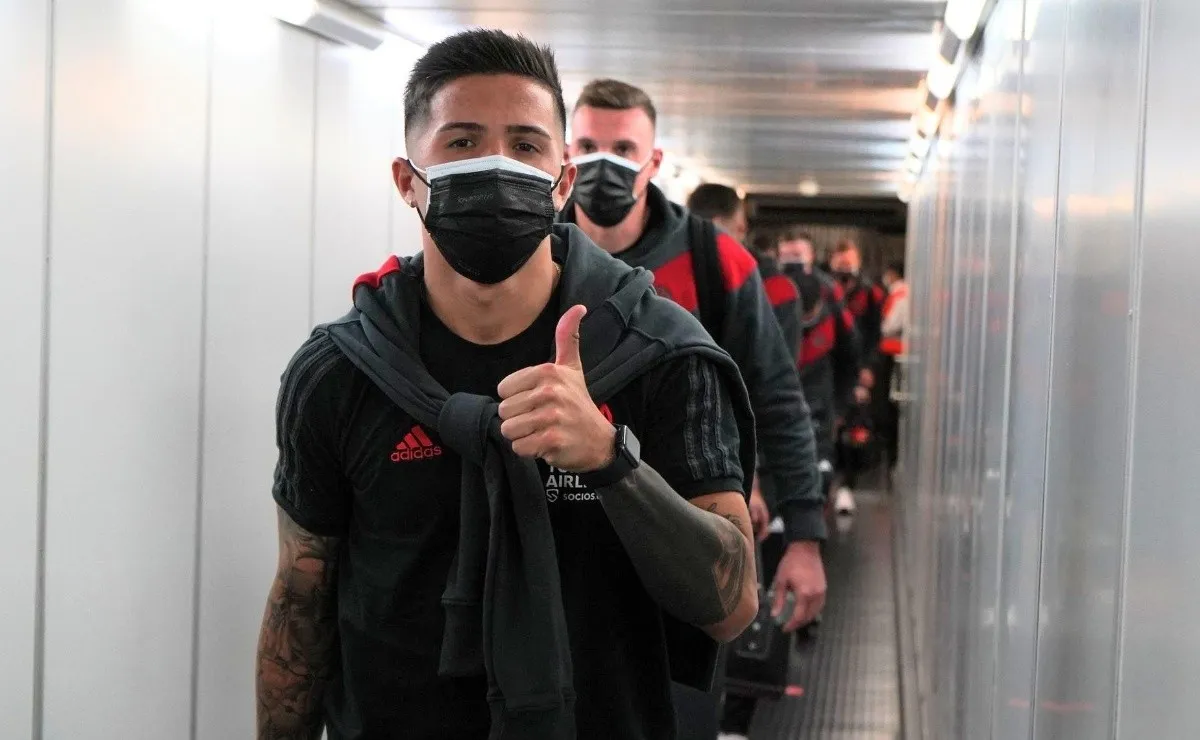 Pulgar arriba de Enzo Fernández: River ya está en Perú.