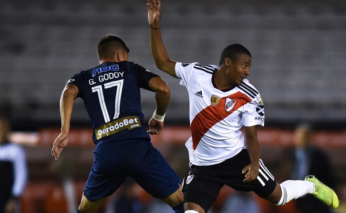 River debuta en la Copa Libertadores frente a Alianza Lima en condición de visitante.