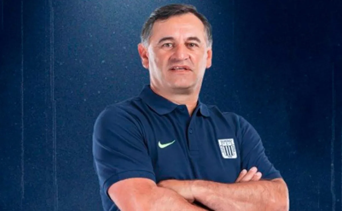 Carlos Bustos, actual director técnico de Alianza Lima, habló con gran cariño de su paso por River y aseguró que será un orgullo saludar a Gallardo, con quien compartió plantel.