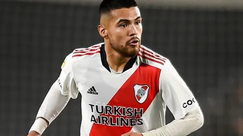 Paulo Díaz presentó un malestar que casi lo saca del partido