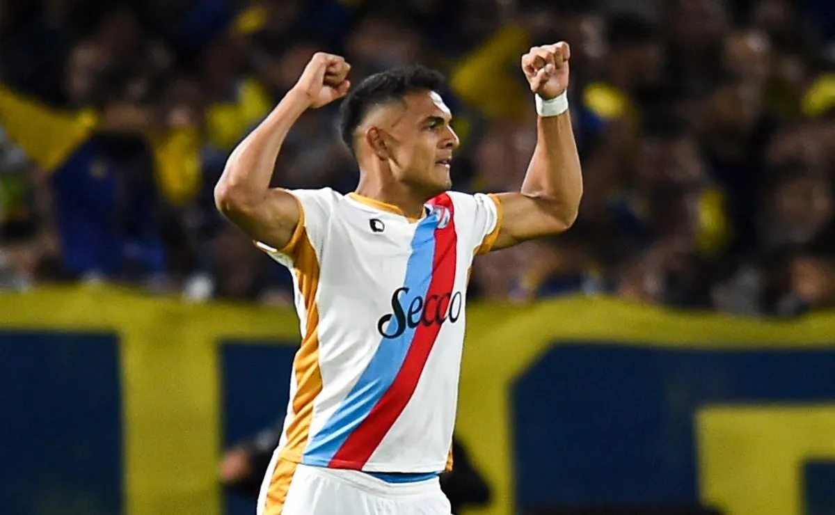 El festejo de Colmán en La Bombonera. Arsenal empató 2 a 2 ante Boca por la fecha 8.