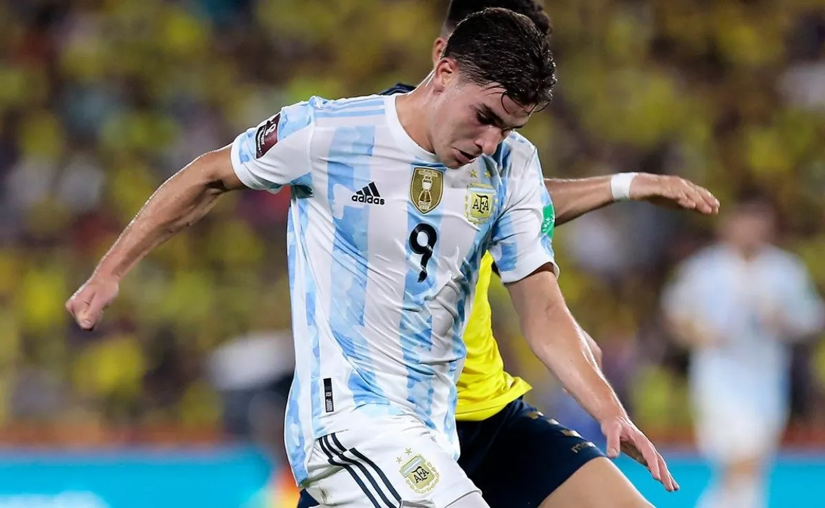 Julián Álvarez jugó un gran partido ante Ecuador y fue el autor del único gol de la Selección Argentina.
