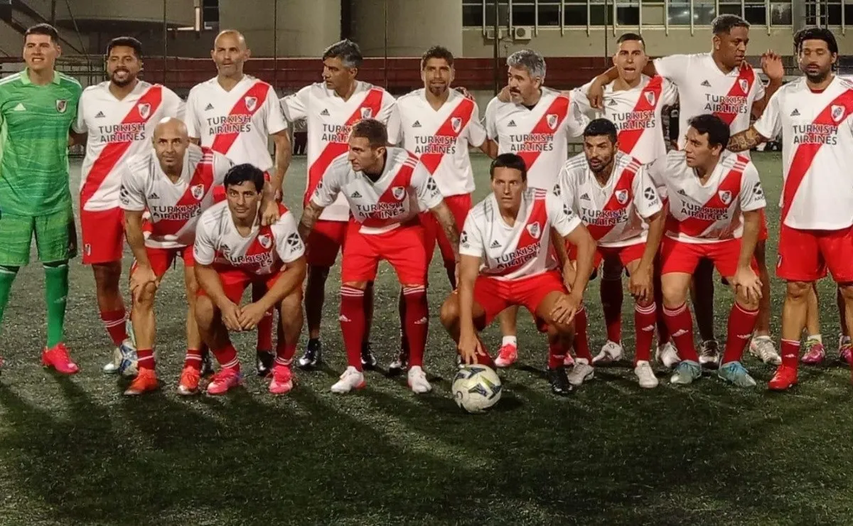 El Fútbol Senior del Más Grande debutó con un triunfo en casa