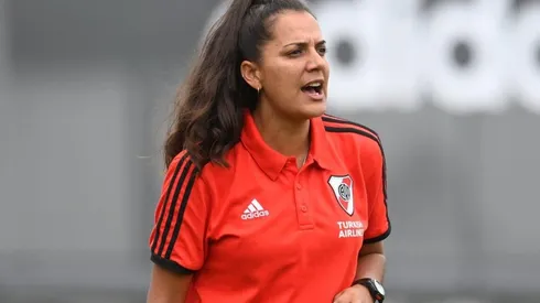 Daniela Díaz, la primera entrenadora de la historia en dirigir en el Monumental