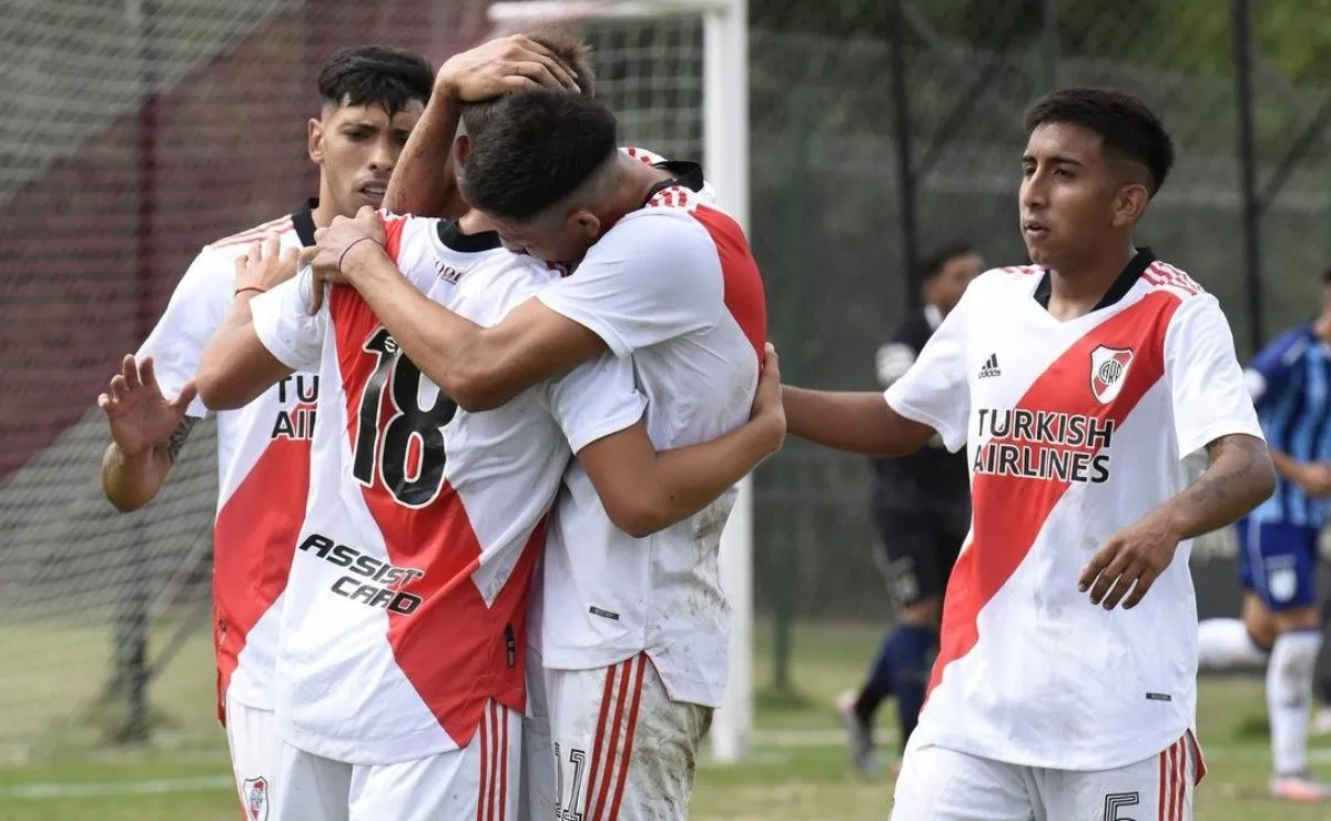 La Quinta División volvió al triunfo en River Camp