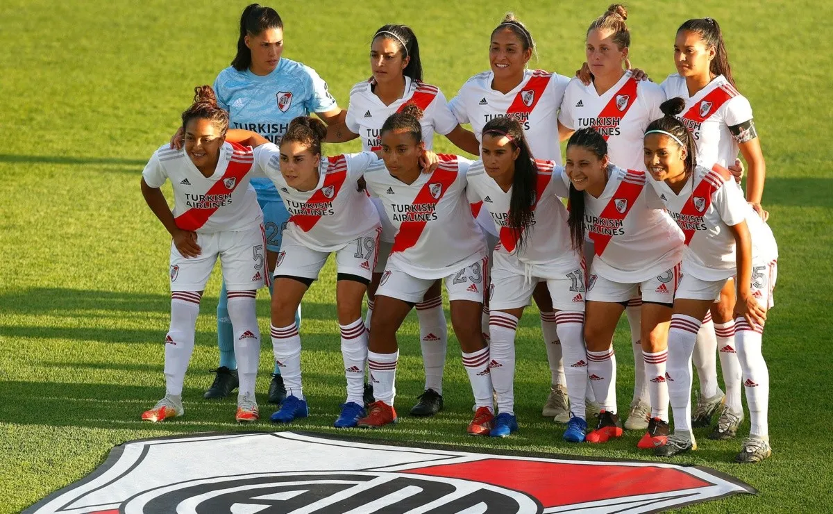 En un día histórico, las Millonarias buscarán dar el golpe y quedarse con el superclásico en Nuñez.