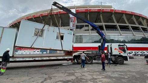 El estadio de River comenzó su camino para ser el más grande de Sudamérica, este martes se instaló un obrador para el comienzo de las obras en el Monumental.