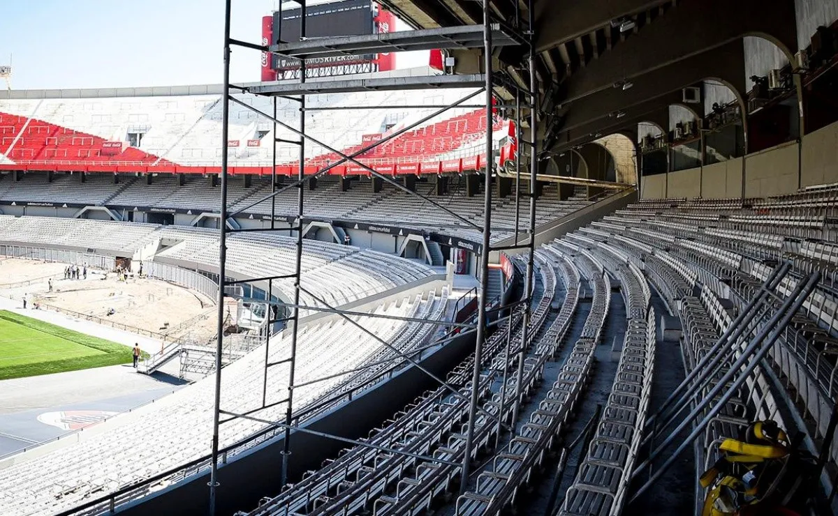 Este martes comenzaron las obras en el estadio de River, en esta etapa se reemplazarán las butacas de algunos sectores y las restantes recién el año que viene.