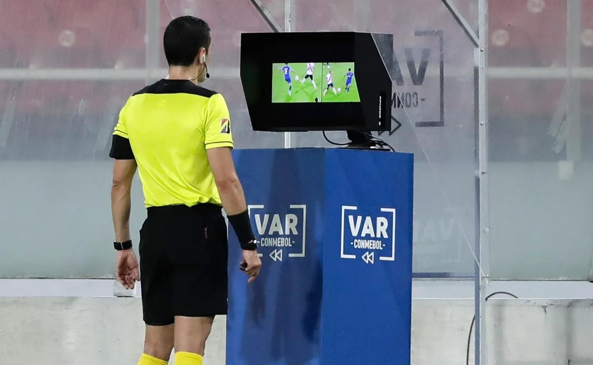 El VAR desembarca en el fútbol argentino luego de las fecha de los clásicos