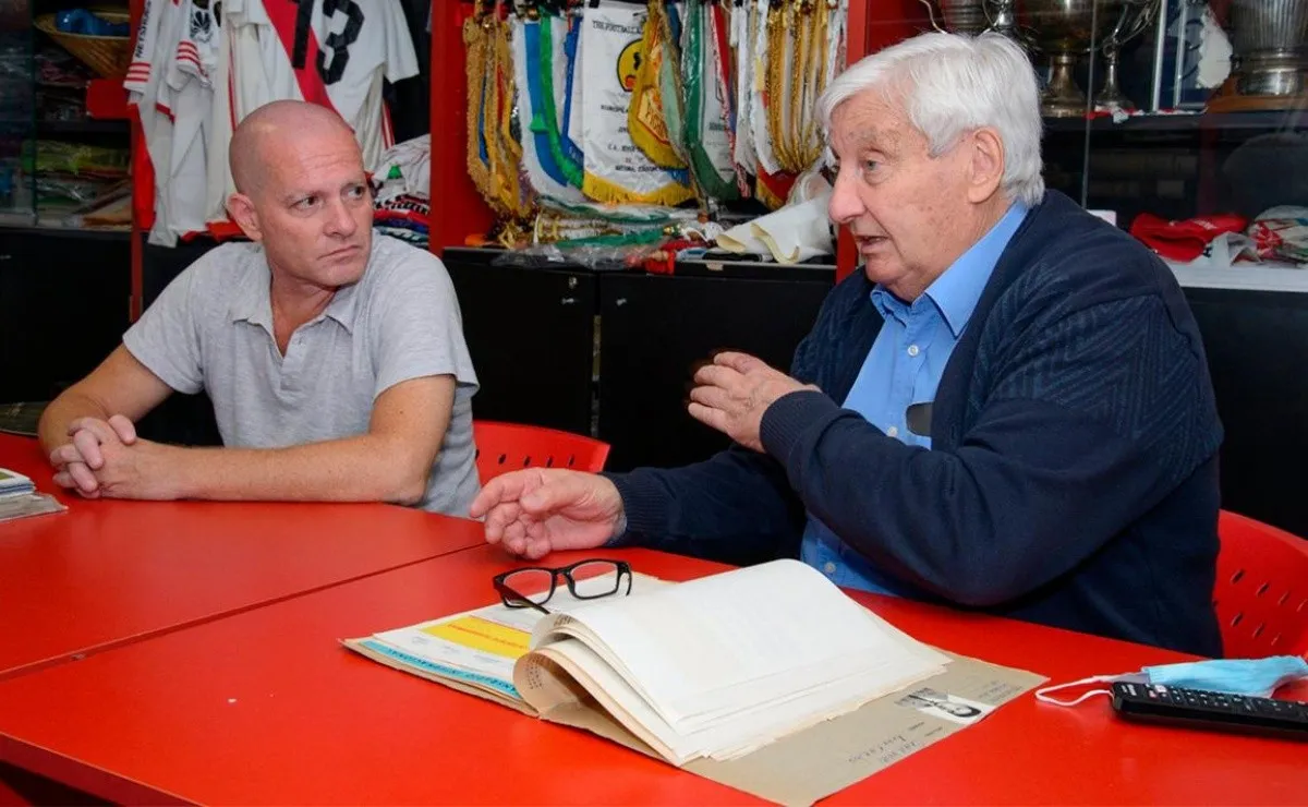 Juan Carlos Sarnari estuvo de visita en el Museo River, el Nene fue el autor del primer gol de la historia del Más Grande en la Copa Libertadores, fue en 1966 ante Boca.