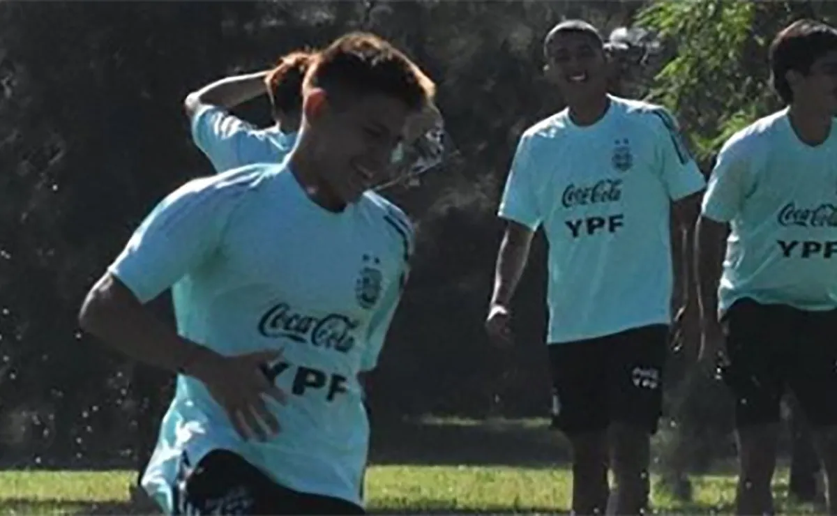 El enganche del Millonario fue titular en el amistoso de la Selección Sub-17 contra Uruguay.