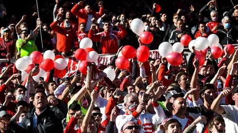 Los hinchas palpitaron el superclásico con una fiesta Monumental