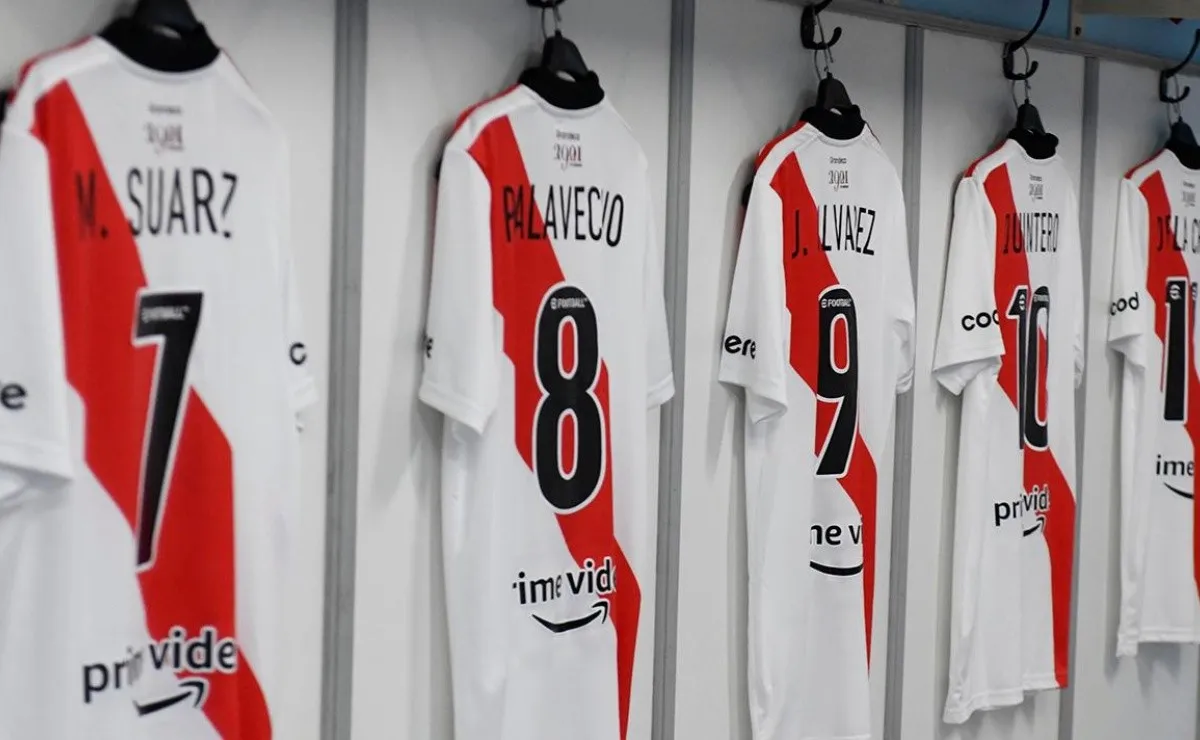 El vestuario de River ante Deportivo Laferrere.
