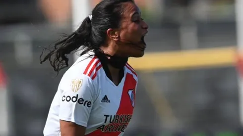Carolina Birizamberri marcó un doblete para el triunfo de River.