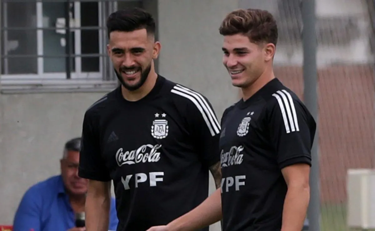 Nico González, delantero de la Fiorentina y la Selección Argentina habló maravillas de Julián Álvarez y contó qué consejo le dio al delantero de River.