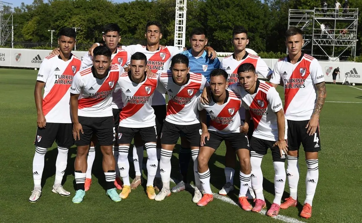 La Reserva de River recibe a Racing en el predio de Ezeiza por la cuarta fecha de la Copa de la Liga.
