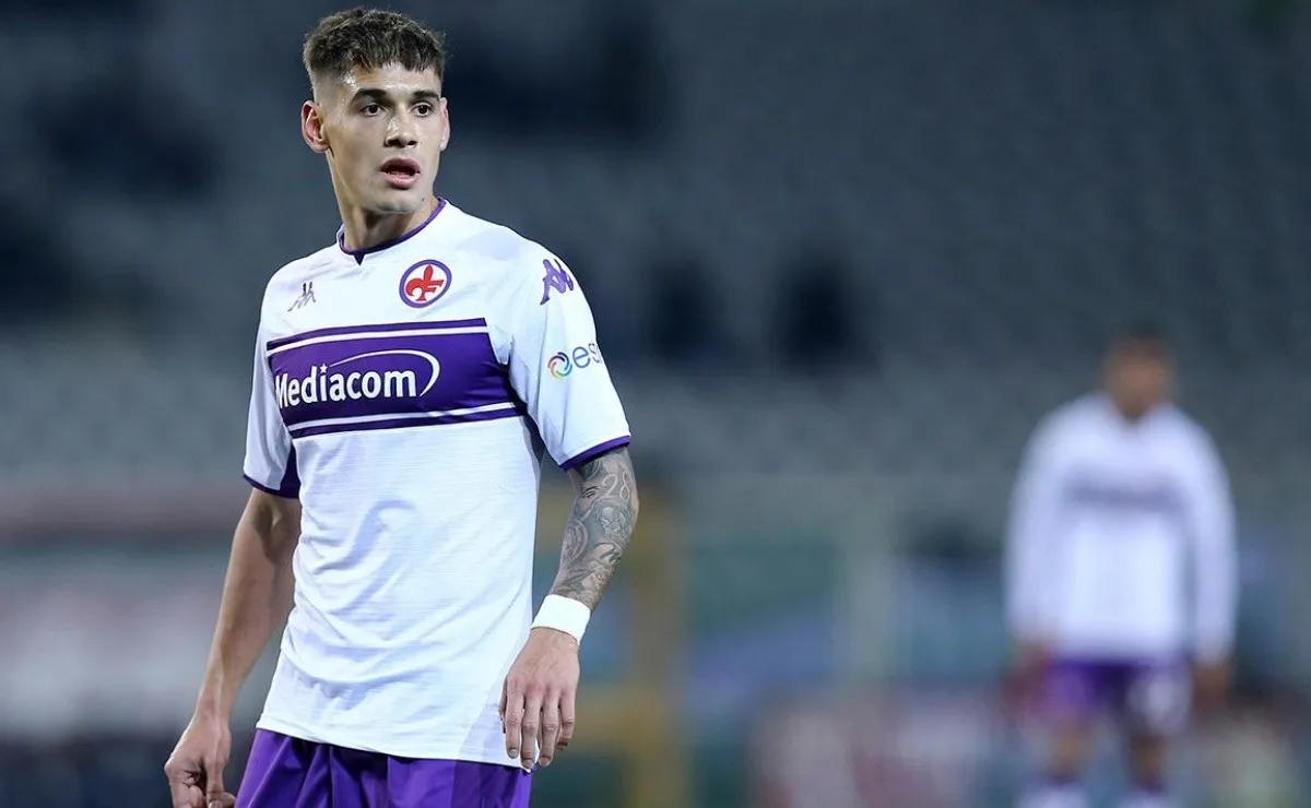 Lucas Martínez Quarta, el ex defensor de River que puede pasar de la Fiorentina a la Juventus.