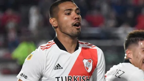 David Martínez se retiró lesionado ante Newell's con un fuerte dolor en su rodilla.