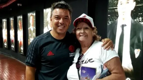 Marcelo Gallardo se tomó un minuto para sorprender a una hincha de River.