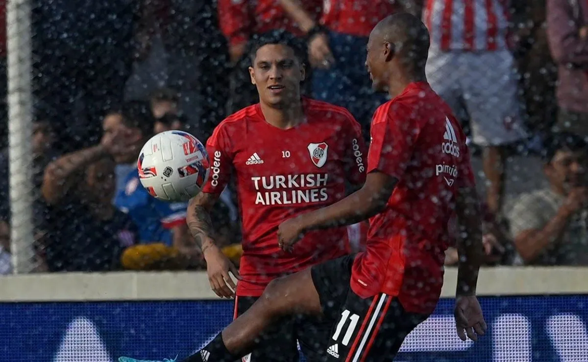 Juan Fernando Quintero y Nicolás De La Cruz se entrenaron con normalidad, luego de salir ante Unión y ponerse hielo, y estarán en el duelo entre River y Patronato.