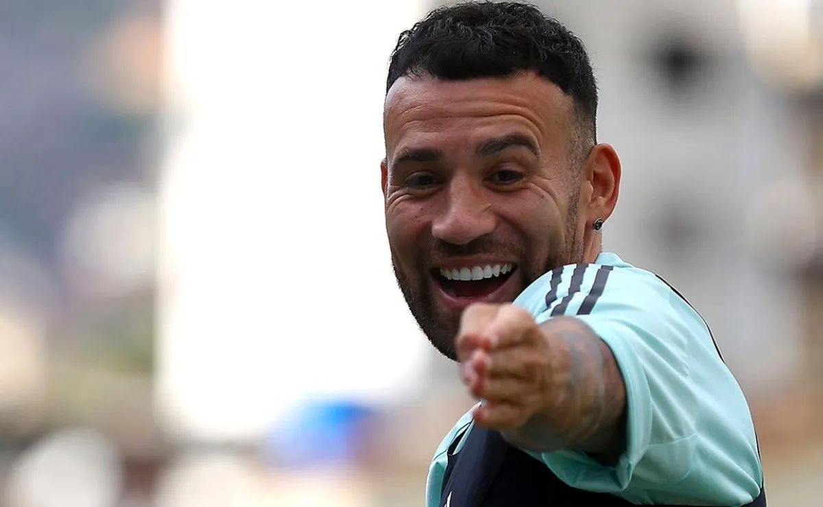 Nicolás Otamendi celebró su cumpleaños número 34 con una torta con el escudo de River.
