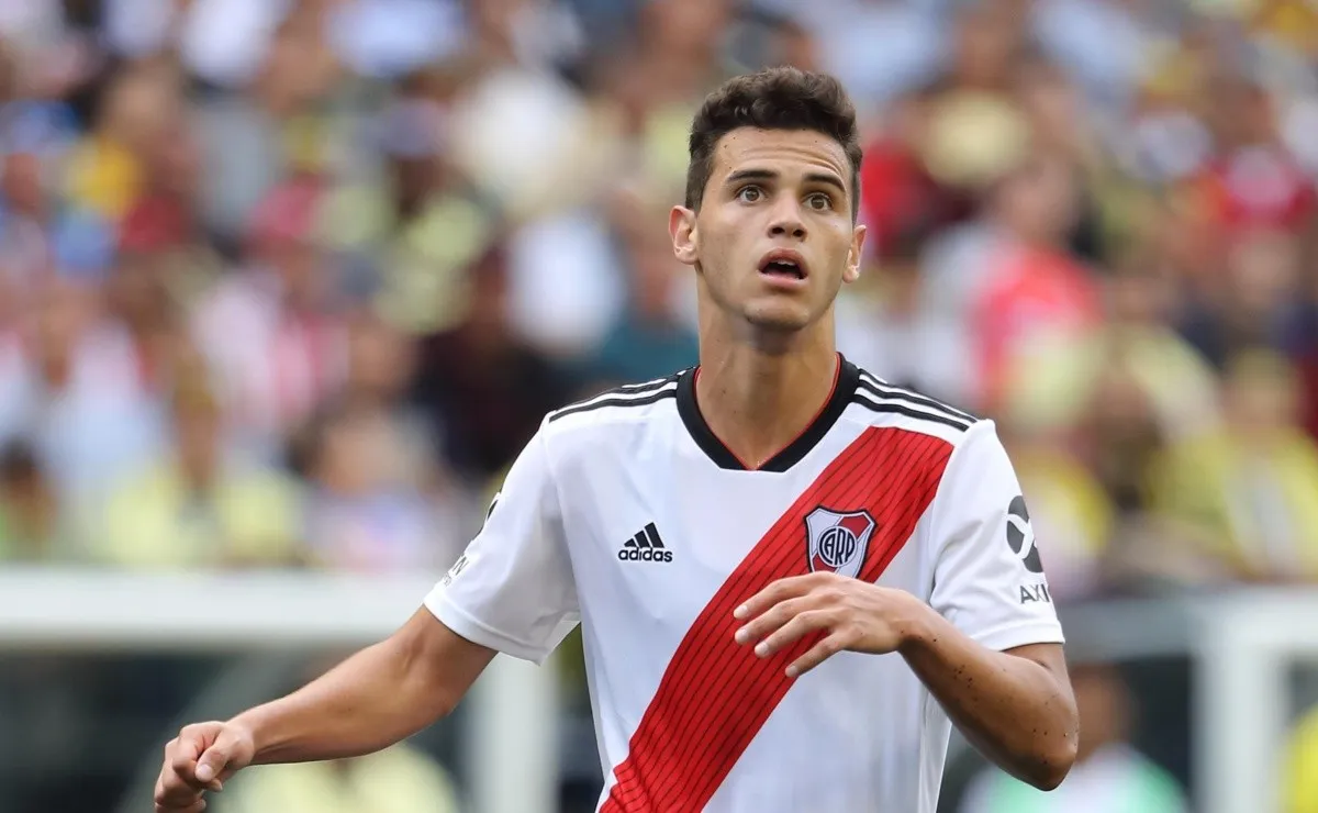 River todavía no pudo acordar la salida de Ferreira y continúa entrenándose en Ezeiza.