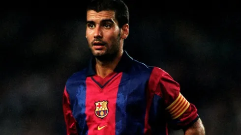 Pep Guardiola fue un destacado volante central del Barcelona y la Selección de España.