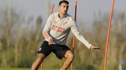 Matías Suárez trabaja para volver a las canchas.