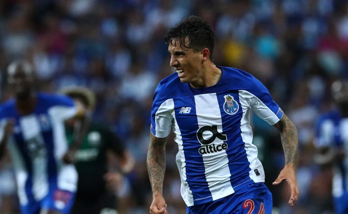 El ex jugador de Racing empezó a sonar en el Millonario.