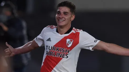 Manchester City confirmó la contratación de Julián Álvarez.